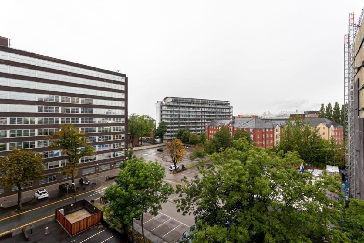Superb 2 Bed Flat 5Min To Old Trafford Stadium 曼彻斯特 外观 照片